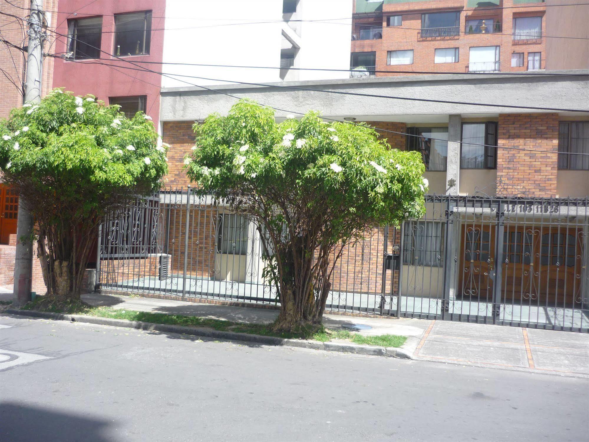 Hotel Casa La Riviera Bogota Bagian luar foto