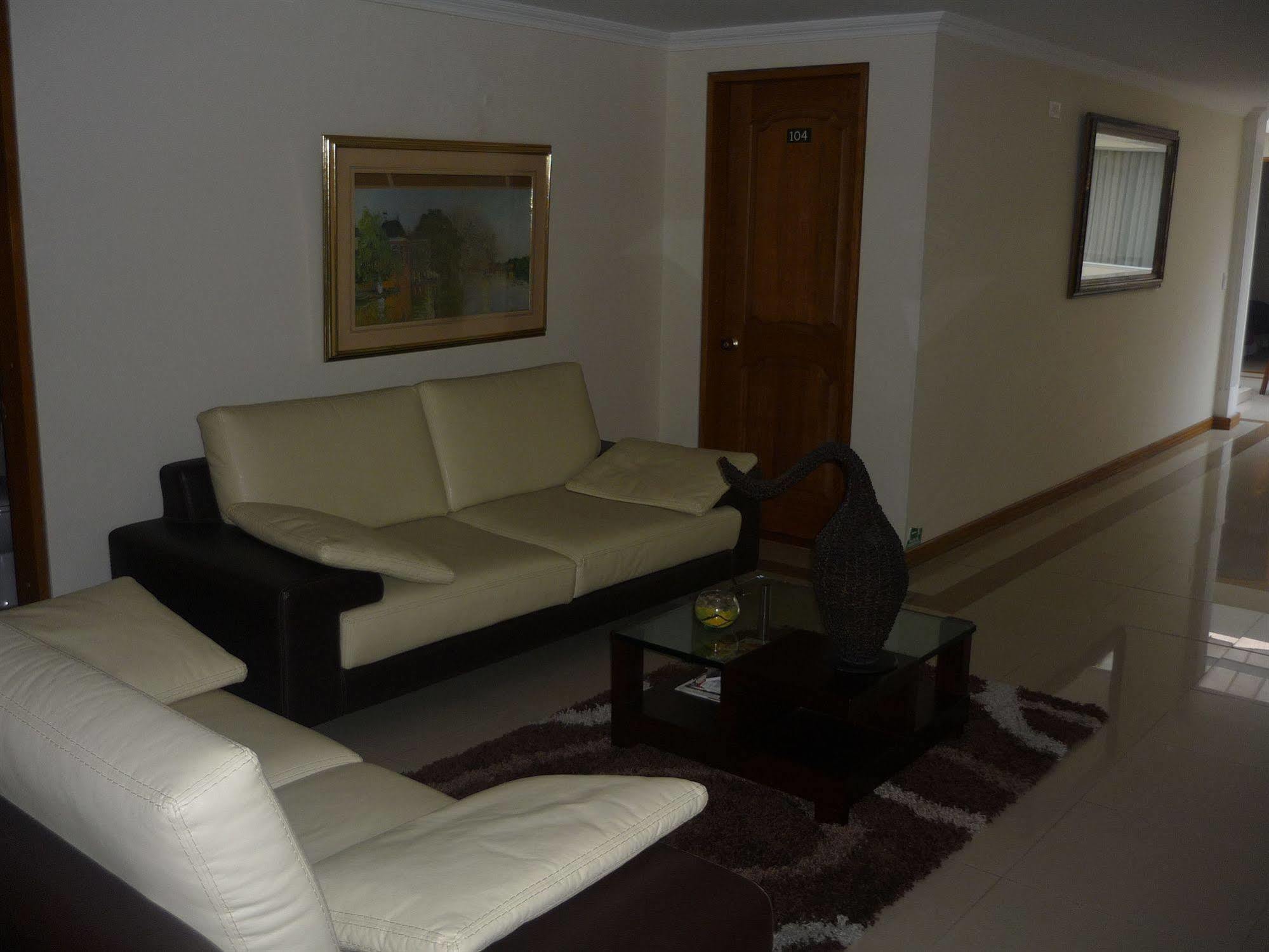 Hotel Casa La Riviera Bogota Bagian luar foto