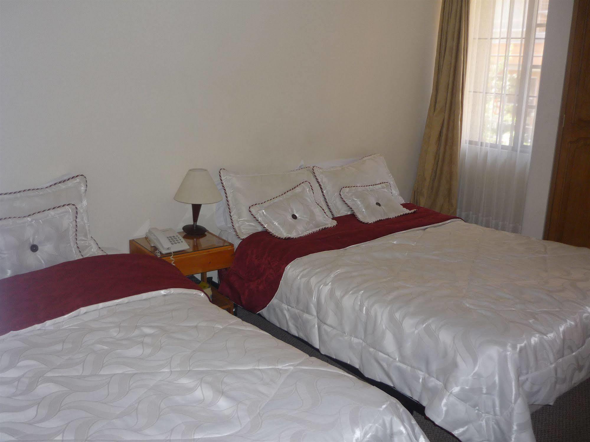 Hotel Casa La Riviera Bogota Bagian luar foto
