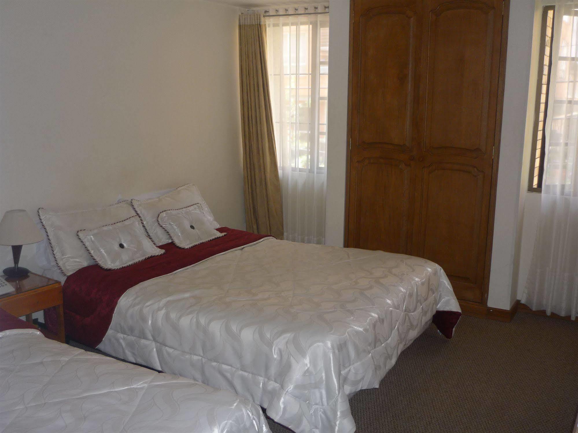 Hotel Casa La Riviera Bogota Bagian luar foto